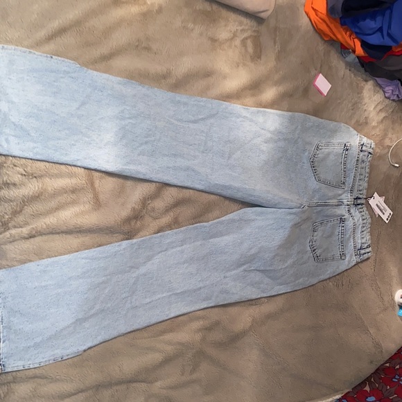 High Waisted Mom Jeans - NWT - Picture 6 of 9